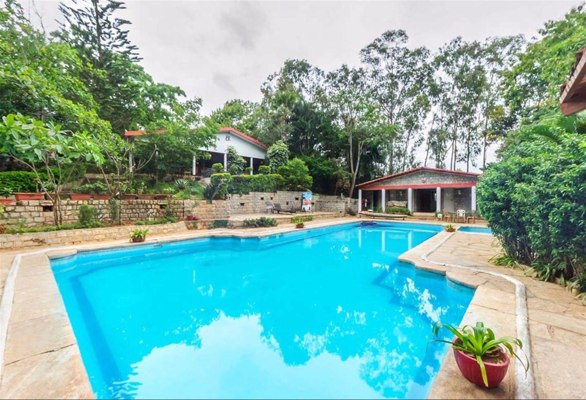 Eagle Ridge Resort Бангалор Экстерьер фото